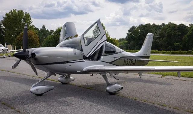 Leading Edge Aviation: photo 4
