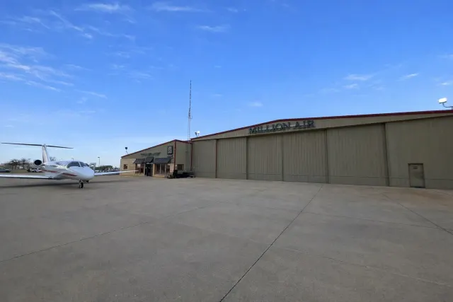 Million Air Lubbock: photo 1