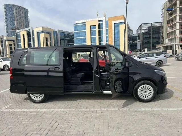 Red Carpet Limousine: photo 2