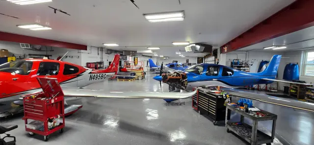 US Flight Aircraft Maintenance: photo 2