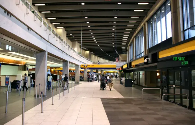 Signature Calgary, Calgary International Airport (CYYC)