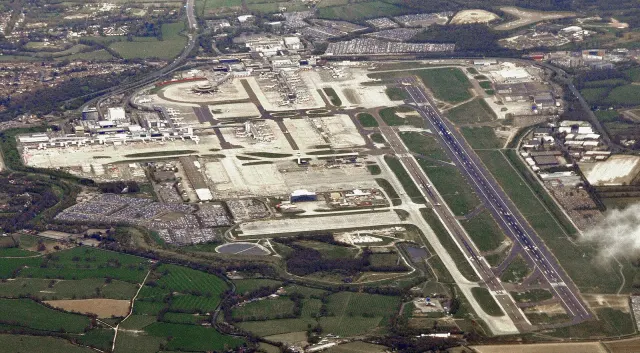 Signature London Gatwick, London Gatwick Airport (EGKK)