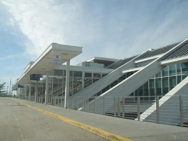 Lehigh Valley Aviation Services, Allentown (KABE)