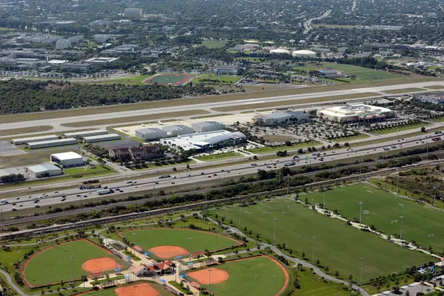 Signature Boca Raton, Boca Raton Airport (KBCT)