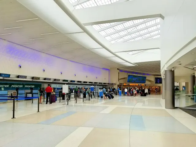 Signature Columbus, John Glenn Columbus International Airport (KCMH)