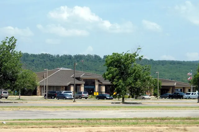 Fayetteville Aviation Services, Drake Field Airport (KFYV)