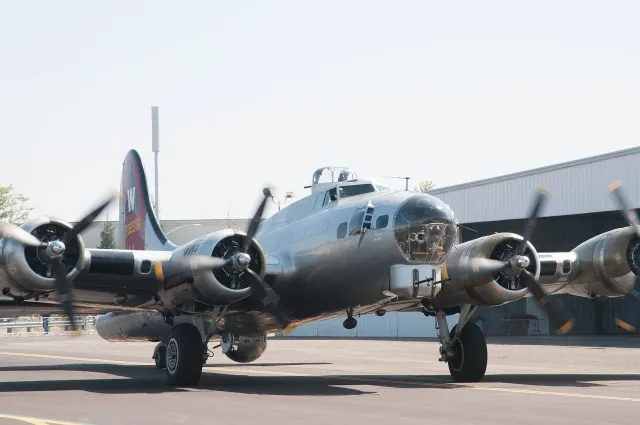 Signature Hayward, Hayward Executive Airport (KHWD)