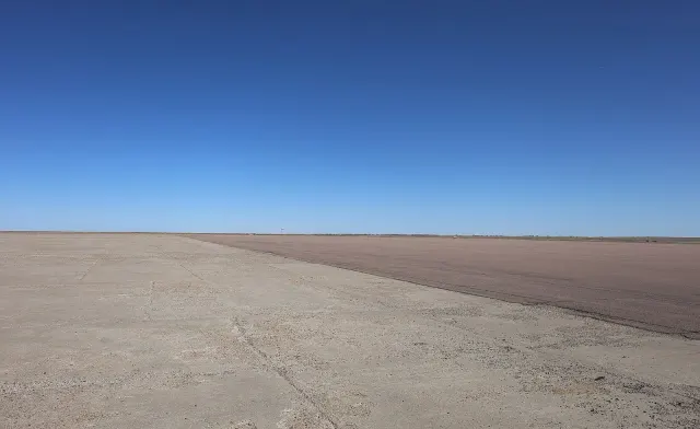 La Junta Municipal Airport (KLHX)