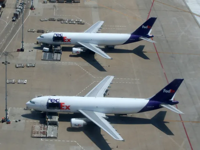 Signature Memphis, Memphis International Airport (KMEM)
