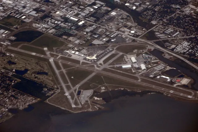 Signature St. Pete-Clearwater, St. Pete-Clearwater International Airport (KPIE)