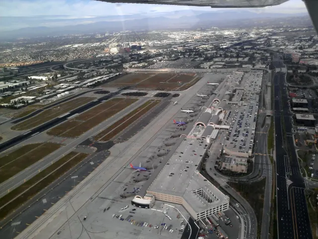 Clay Lacy Aviation Orange County, John Wayne Orange County International Airport (KSNA)