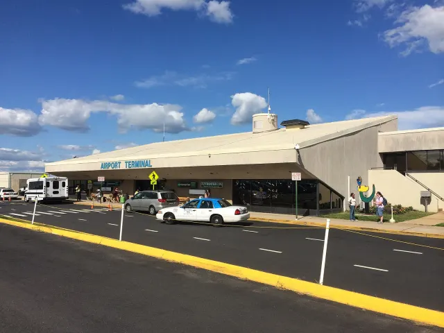 Signature Trenton, Trenton Mercer Airport (KTTN)