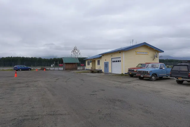 Gustavus Dray Inc, Gustavus Airport (PAGS)