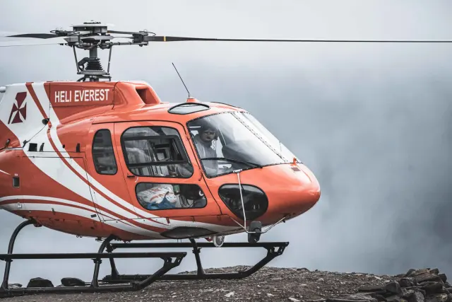 Heli Everest