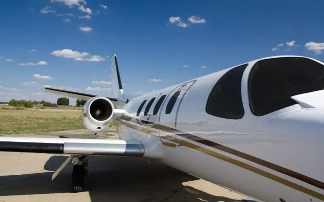 Empty Leg: photo 1