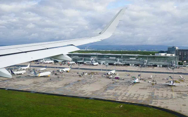 London Heathrow Airport: photo 1