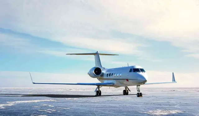Monarch Air Group: photo 1