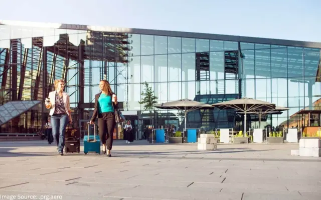 Prague Airport: photo 1