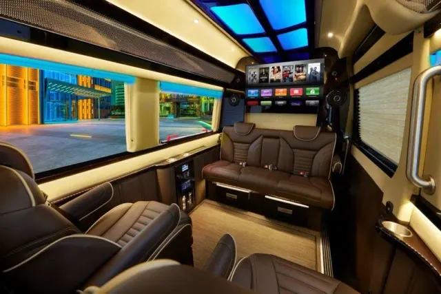 Paramount Limousine Service: photo 2
