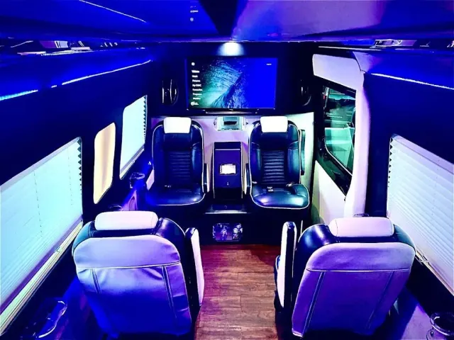 LAX VIP Limousine: photo 1