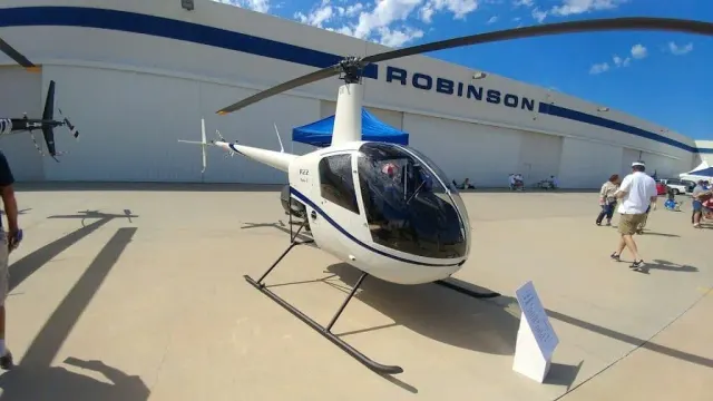 Robinson Helicopter Company: photo 2