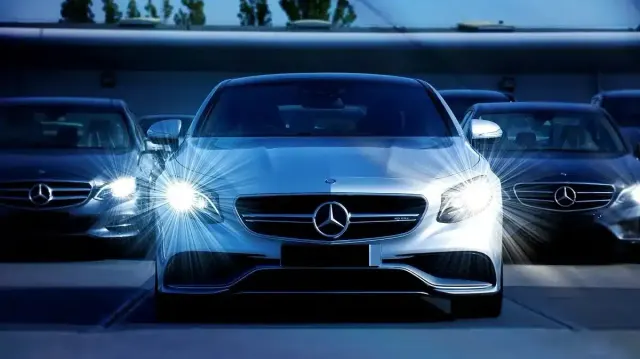 VIBRANT CHAUFFEUR