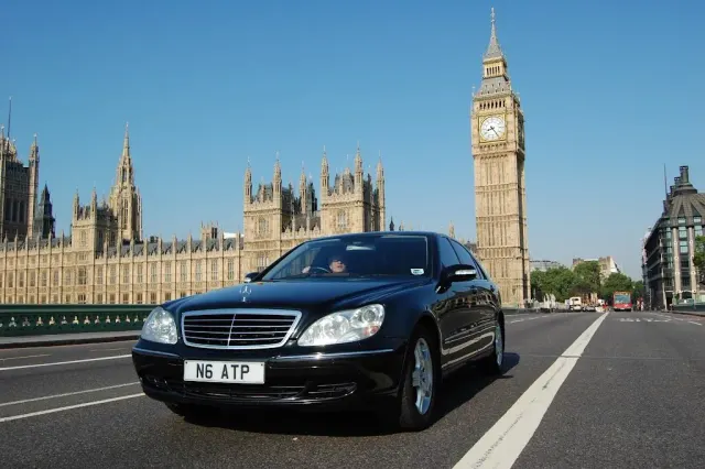 AV8 Chauffeur Cars: photo 3