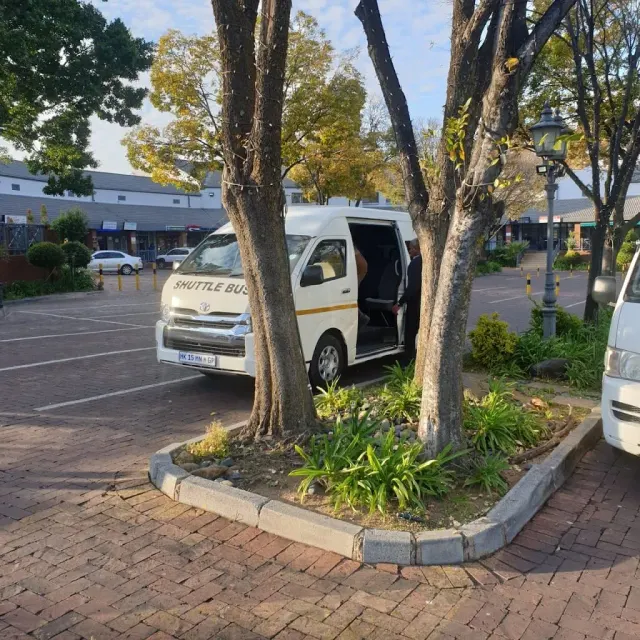 Corporate ride shuttle services: photo 3