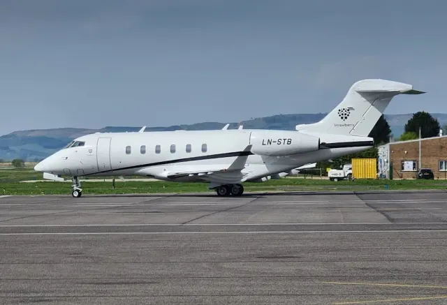 Dundee Airport Aviation Services: photo 2