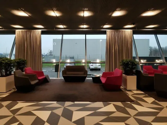 Jet Aviation Amsterdam, Amsterdam Airport Schiphol (EHAM): photo 4