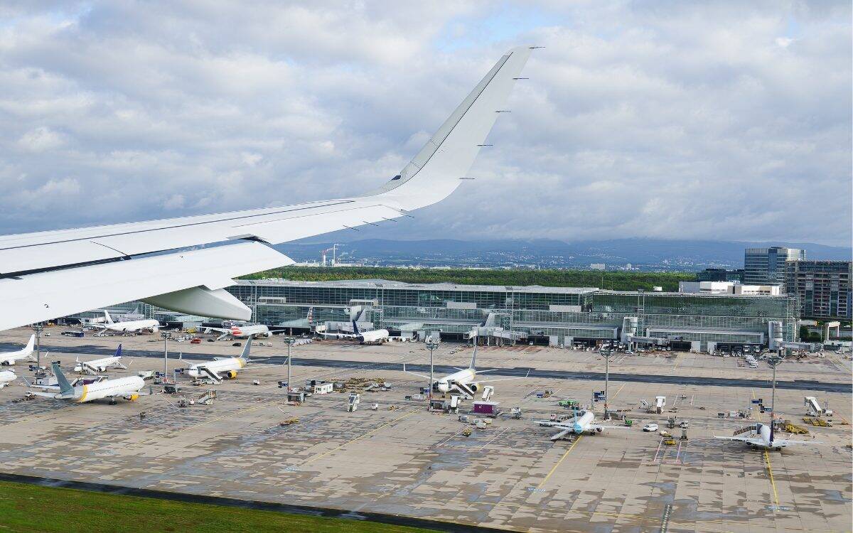 uk airports by passenger numbers