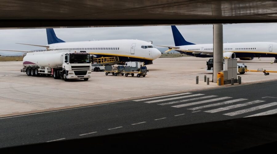 United Airlines Experiences Massive Flight Disruption