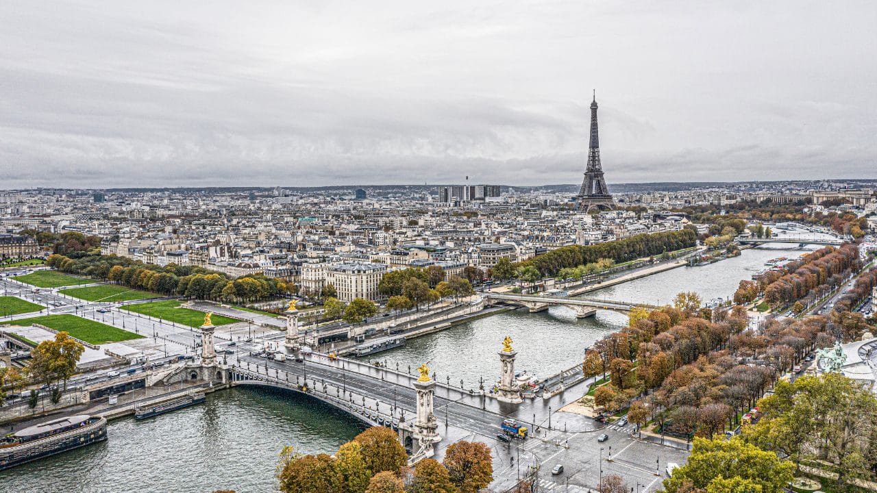 Private Aviation Chauffeur & VIP Transfers at Paris (Le Bourget, CDG, ORY)