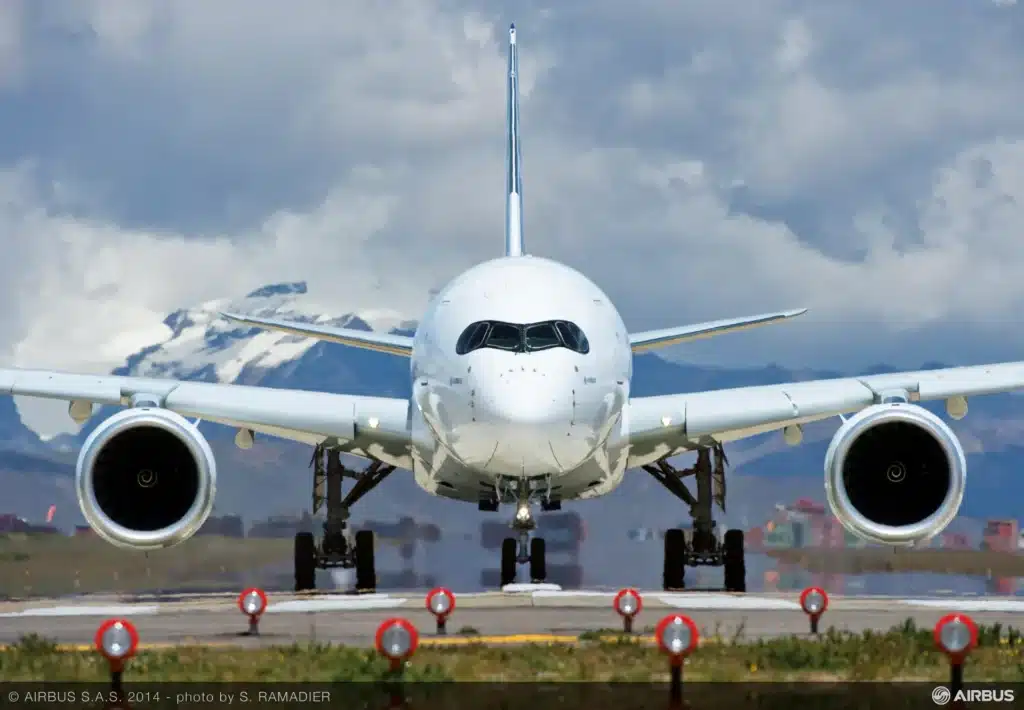 Boeing 787-10 vs Airbus A350-1000 (2026): The Widebody Battle - Range, Fuel Burn & Price Compared 2 A350