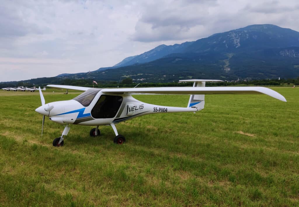 Electric training aircraft designed for low-noise short-haul flying