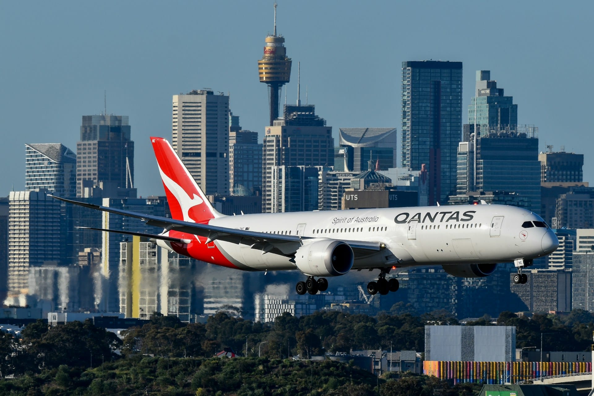 How Much Do Qantas Cabin Crew Earn in 2026?