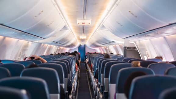 Why Aircraft Cabins Feel So Dry